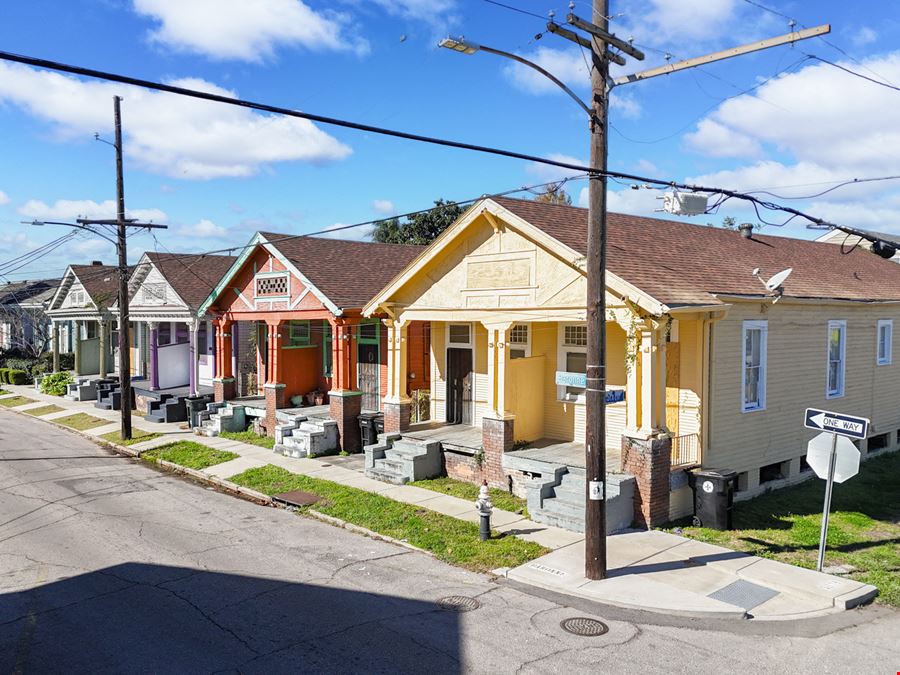 Eight-Unit Investor Opportunity Near St Charles Ave