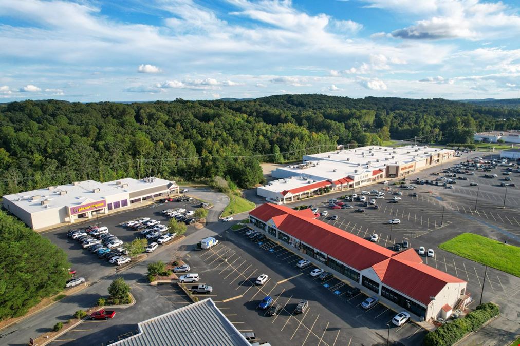 Village Marketplace Retail Space Lease