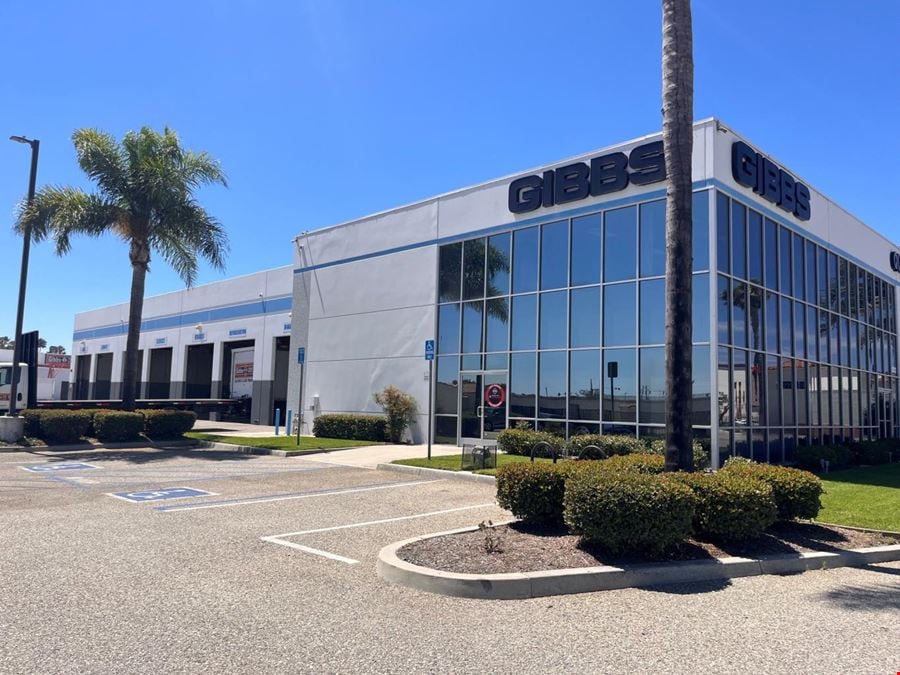 2200 Auto Center Drive