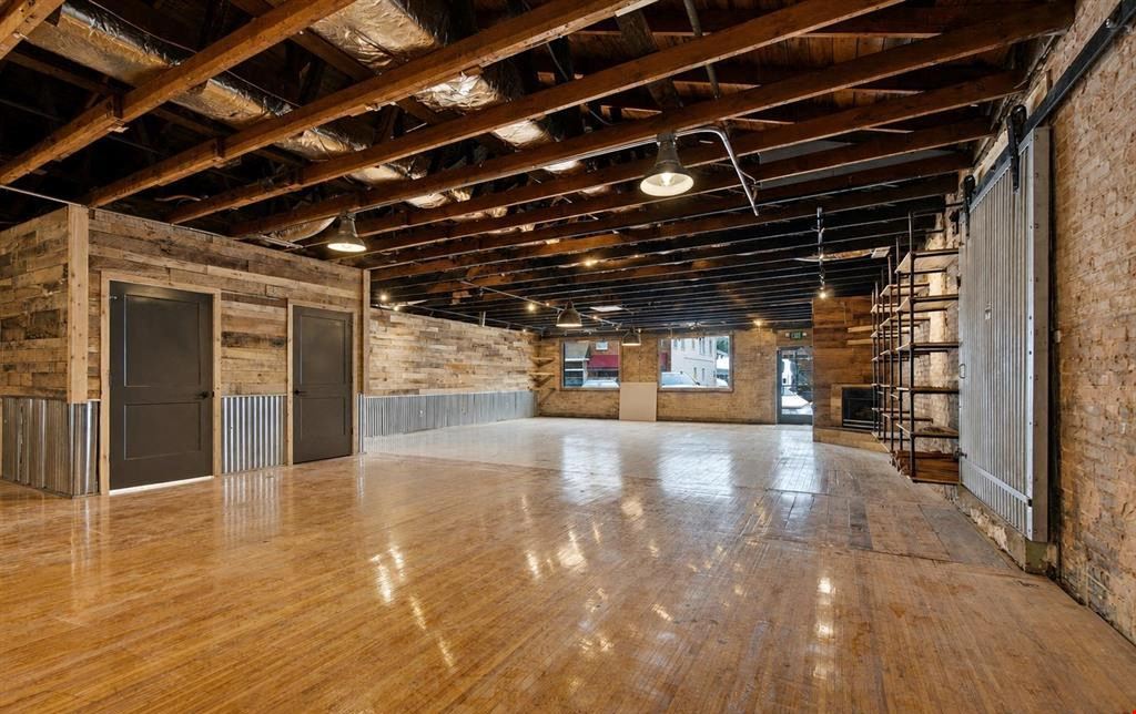 122 N Main St