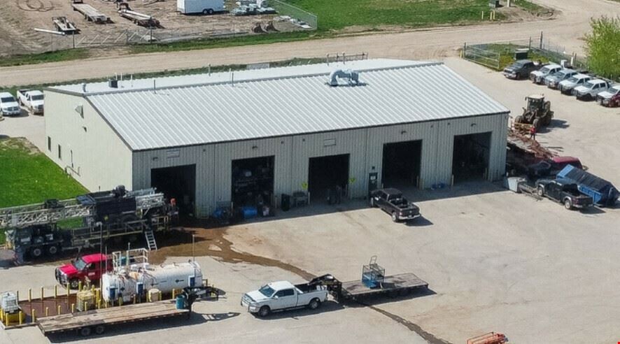±10,000 SF Shop | ±3.32 Acre Fenced Concrete Yard