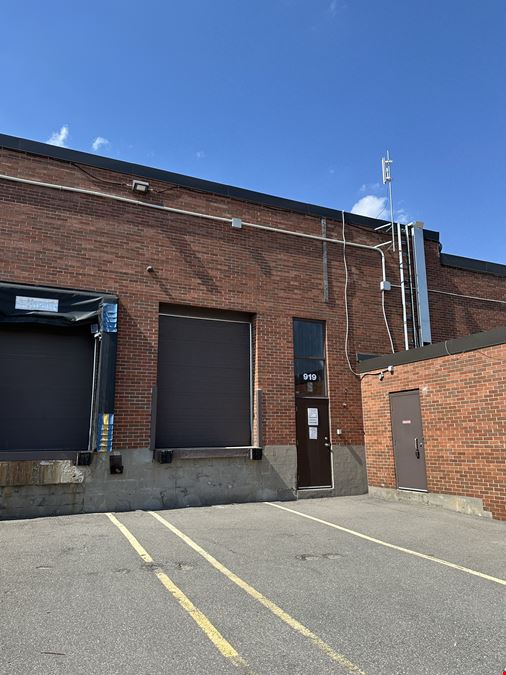 919 Matheson Blvd E, Mississauga, ON L4W 2R7