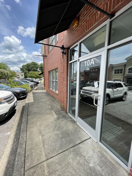 955 W Wade Hampton Boulevard