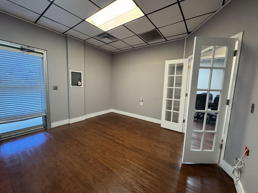 3030 & 3032 Menke Circle