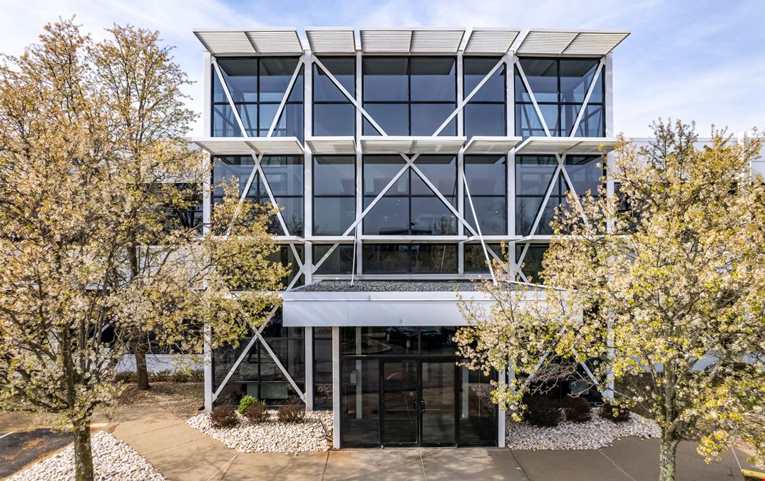 8 Penn Center West