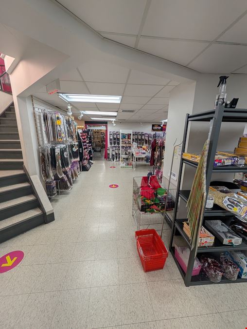 997 St. Laurent Blvd.