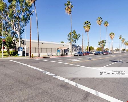 Preview of Industrial space for Rent at 15507-15517 Broadway Center St.