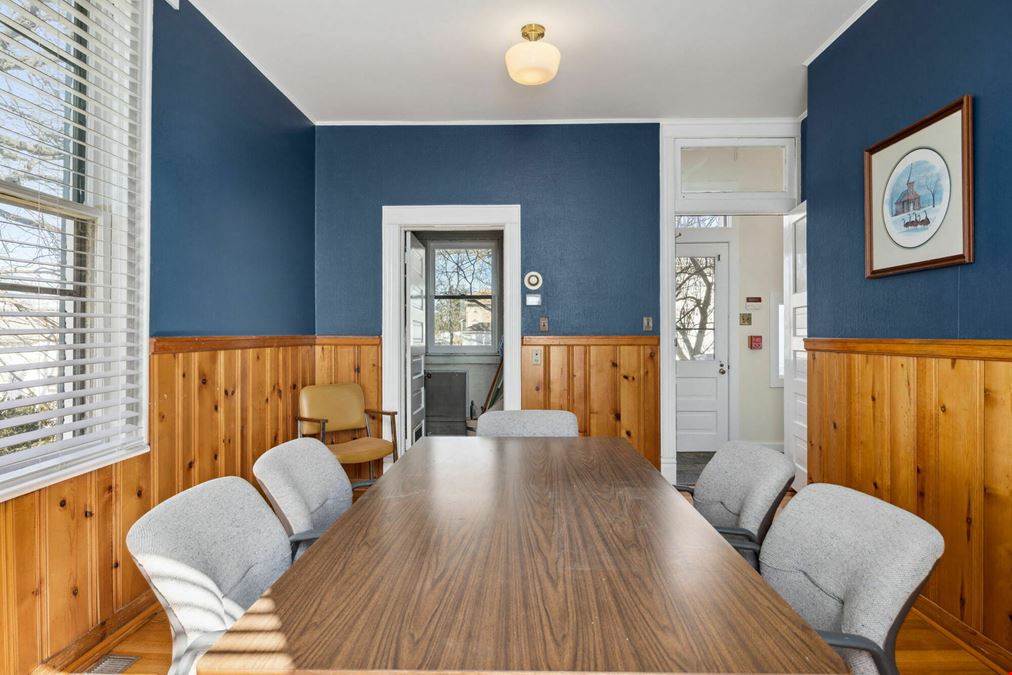 MOVE IN READY OFFICE SPACE