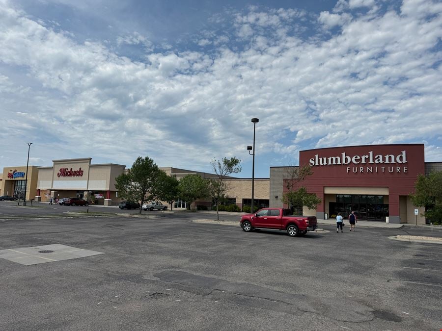 1,544 SF Retail Space in High-Traffic 13th Avenue Shopping Center
