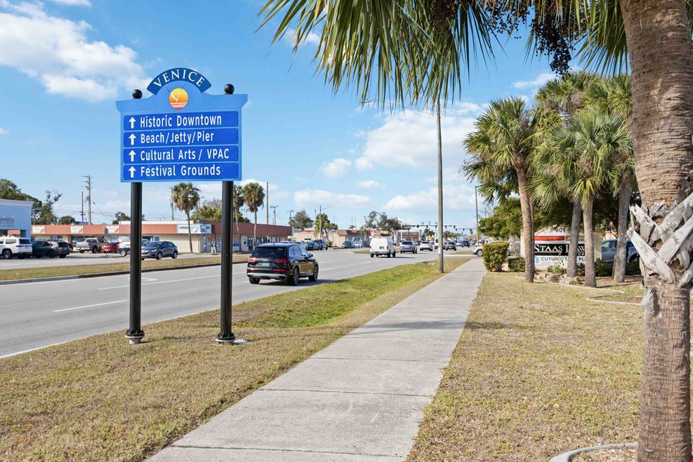One of the Last High-Visibility Commercial Sites Near Venice Island