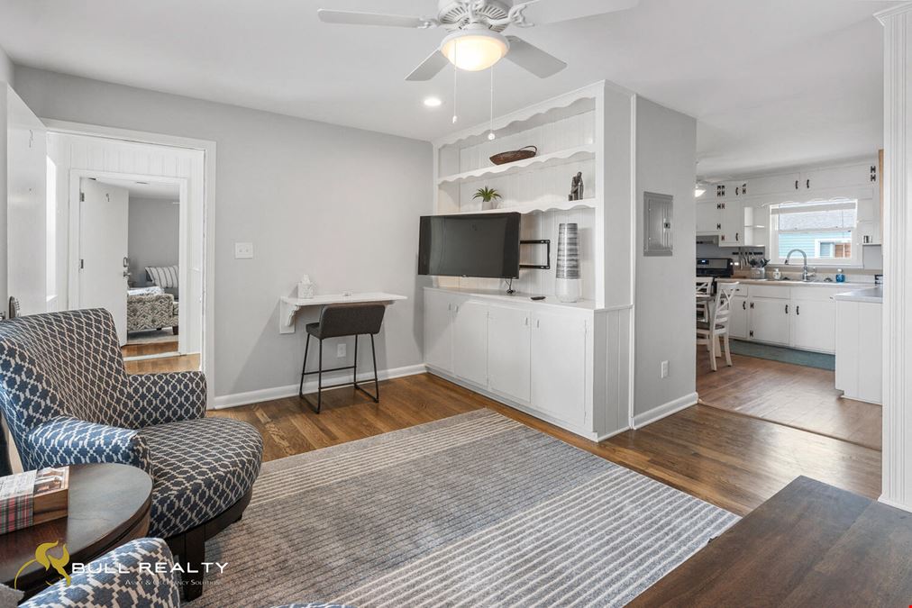 Recently Renovated Quadraplex | Fully-Furnished Short-Term Rentals | ± 3,510 SF