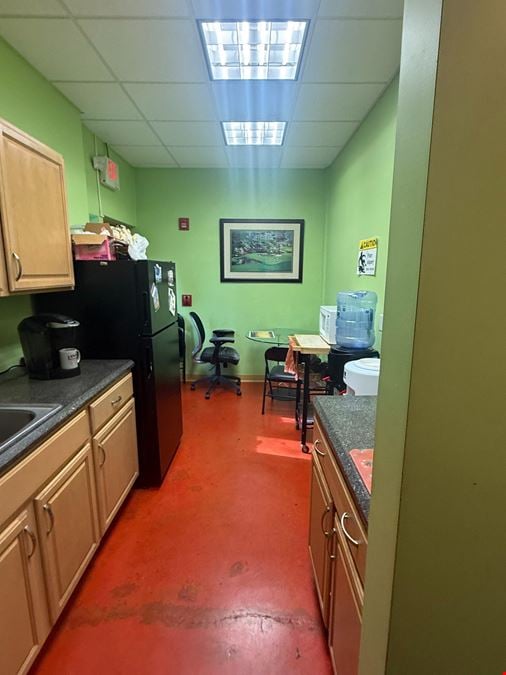 4,355 SF Office Building on 0.77 AC | Allison Park