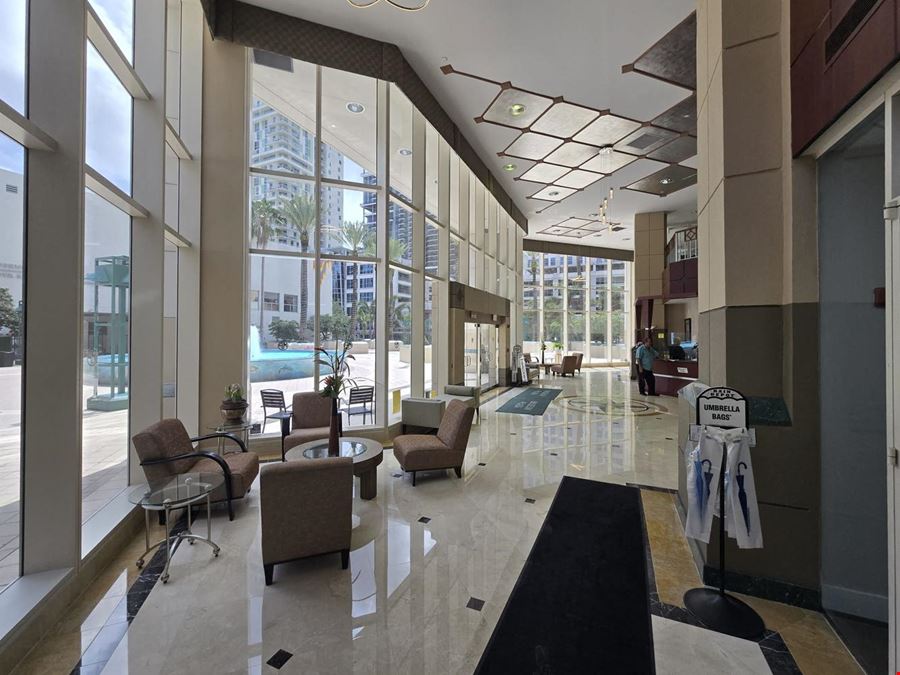 PREMIER OFFICE: Amazing opportunity to lease!