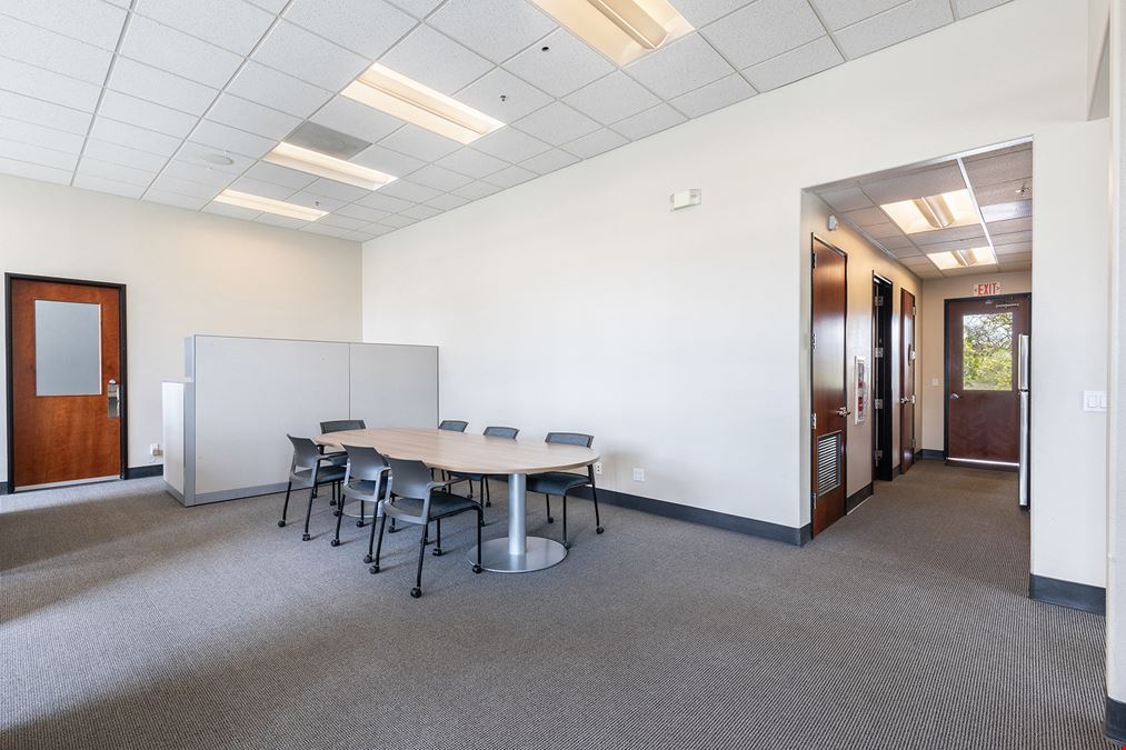 First Class Warehouse & Office Near Highway 101