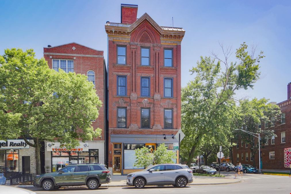 1925 W Division St