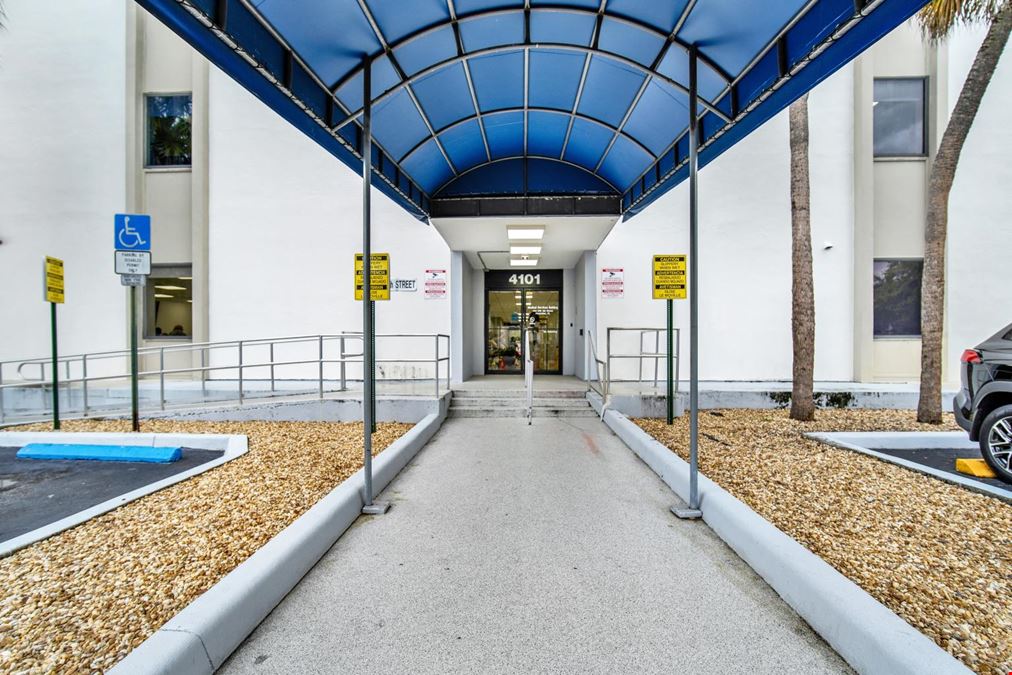 Plantation Medical Plaza