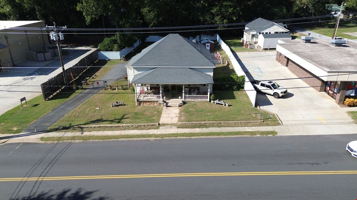 211 E Main St