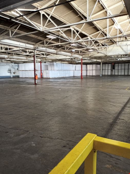 2222 - Geneva Warehouse