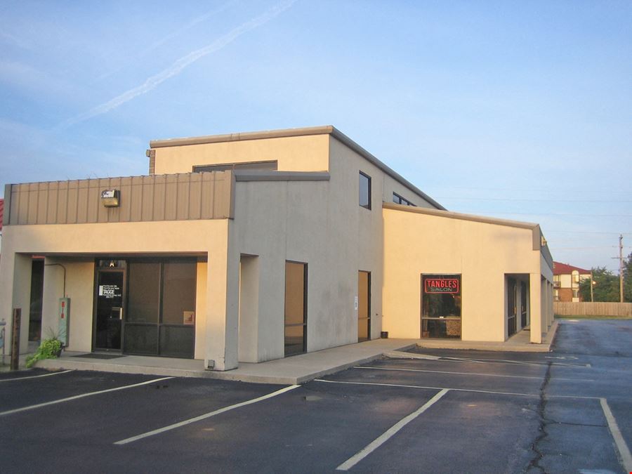 1,185 - 3,387 SF Office / Retail Spaces For Lease