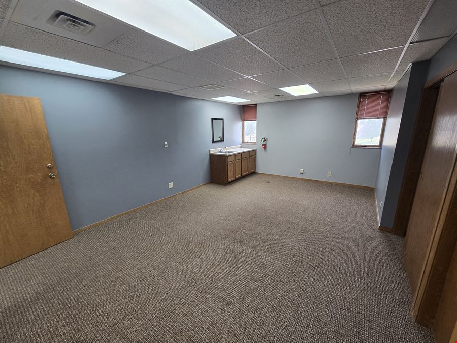 4320 S. Louise Avenue, 200