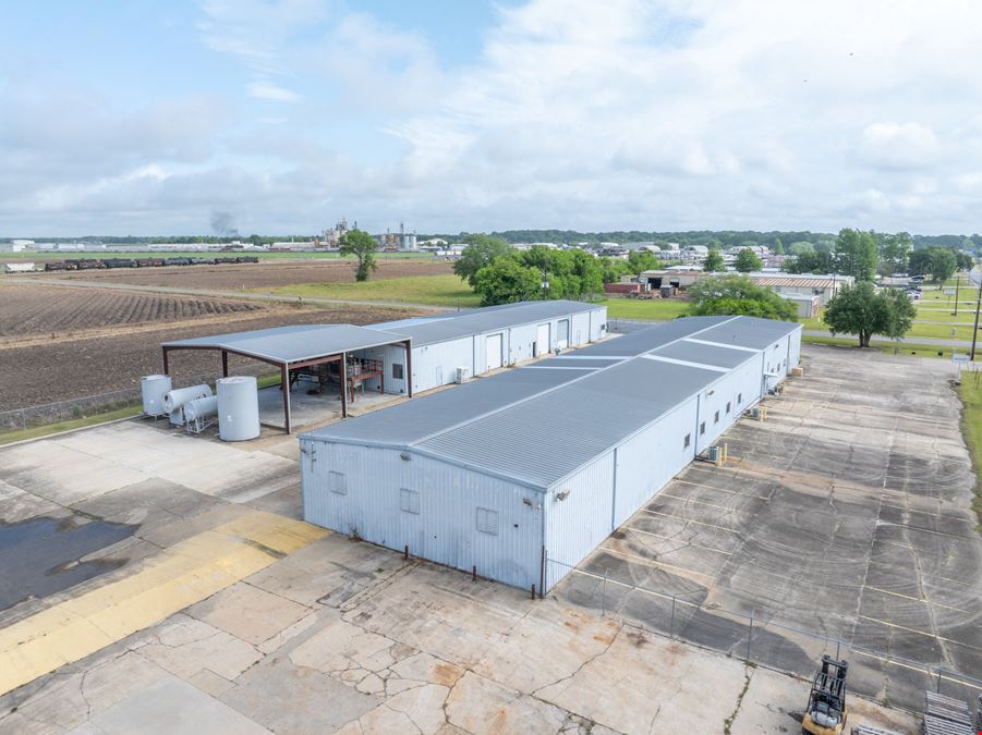 Warehouse near Acadiana Regional Airport