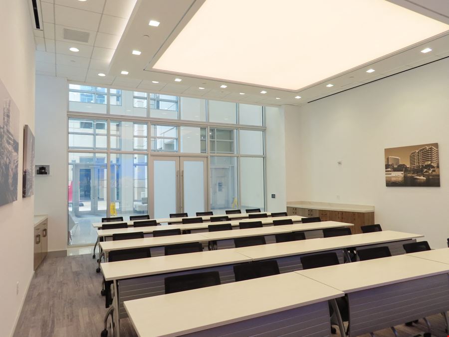 Las Olas Centre