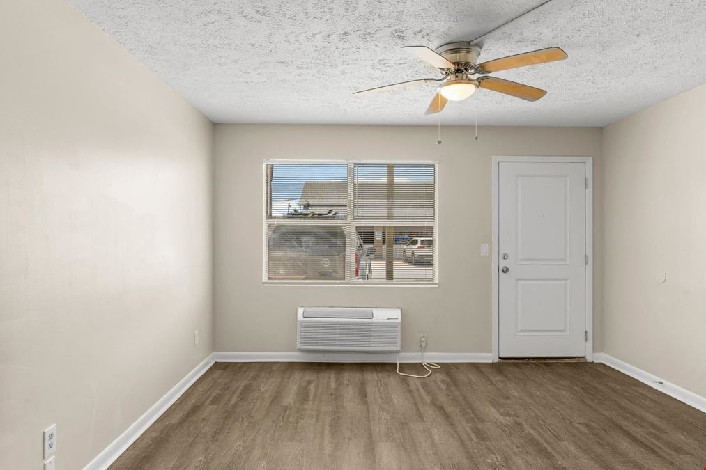 644 Caladium Cir
