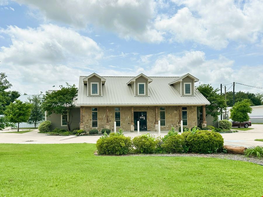3209 Fort Worth Dr
