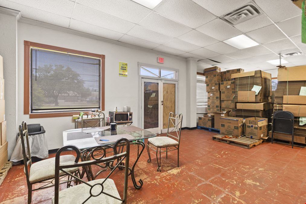 Prime 6,160?SF Retail/Restaurant Property on S Post Oak