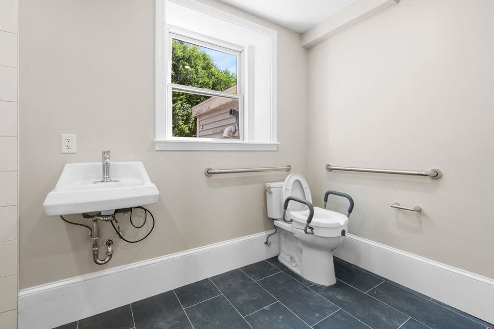 6 Windsor Street, Andover, MA 01810