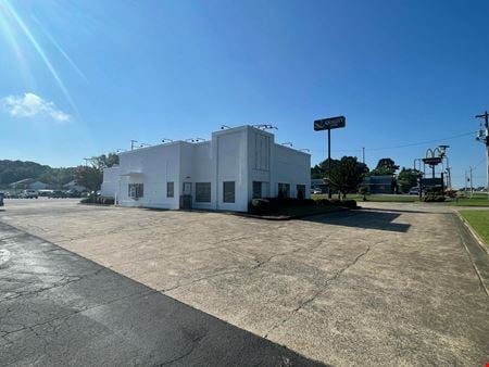 Preview of Retail space for Rent at 710 N Brindlee Mountain Pkwy
