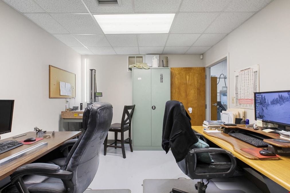 Industrial flex Unit for Lease in Newburyport Seacoast Business Park