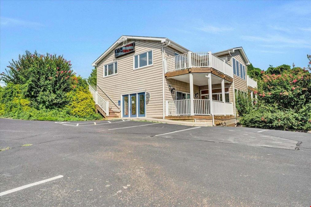 Versatile Lakefront Commercial Building