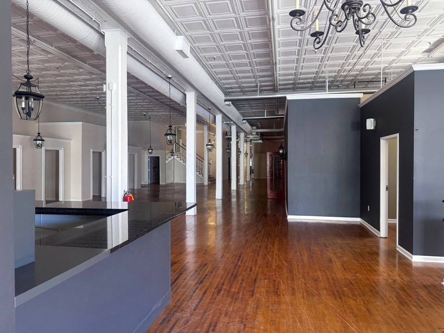 OFFICE/RETAIL BUILDING FOR LEASE