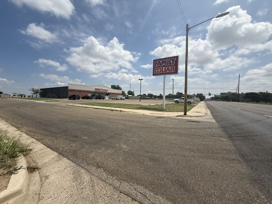 Former Family Dollar 