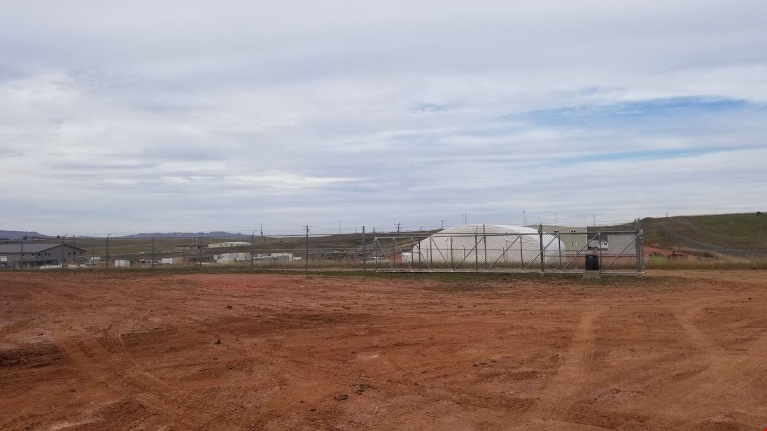 7,700 SQ FT Shop on 4+ Fenced & Improved Acres In Killdeer, ND