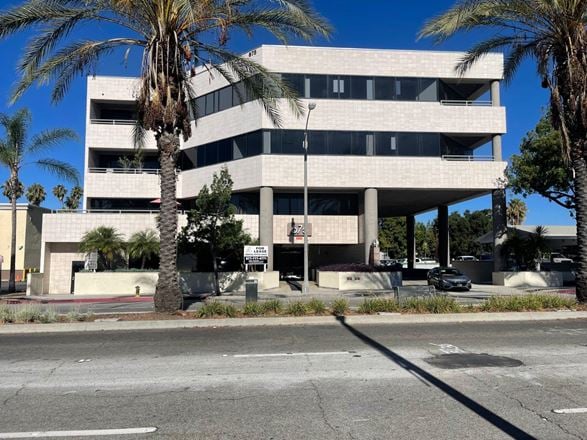 Preview of Office space for Rent at 675 Arroyo Pky 