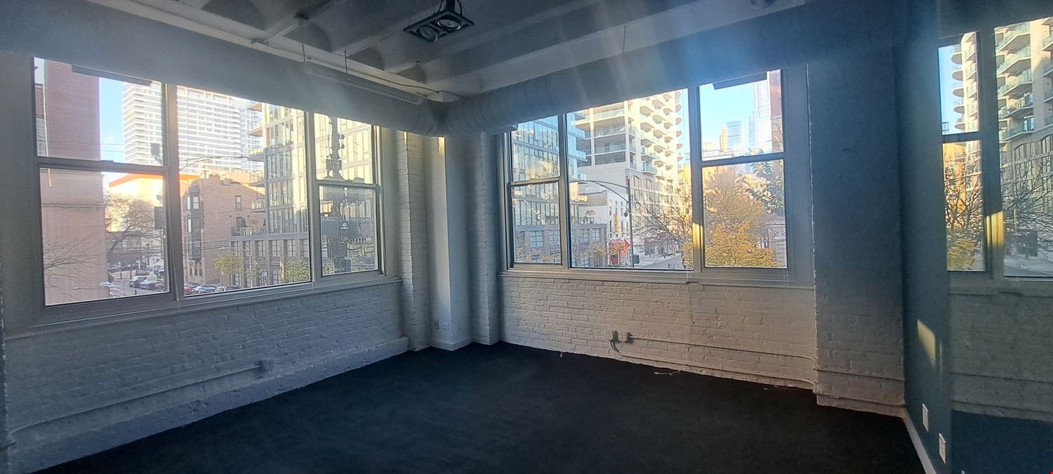 River North Executive Loft | Full Floor Opportunity