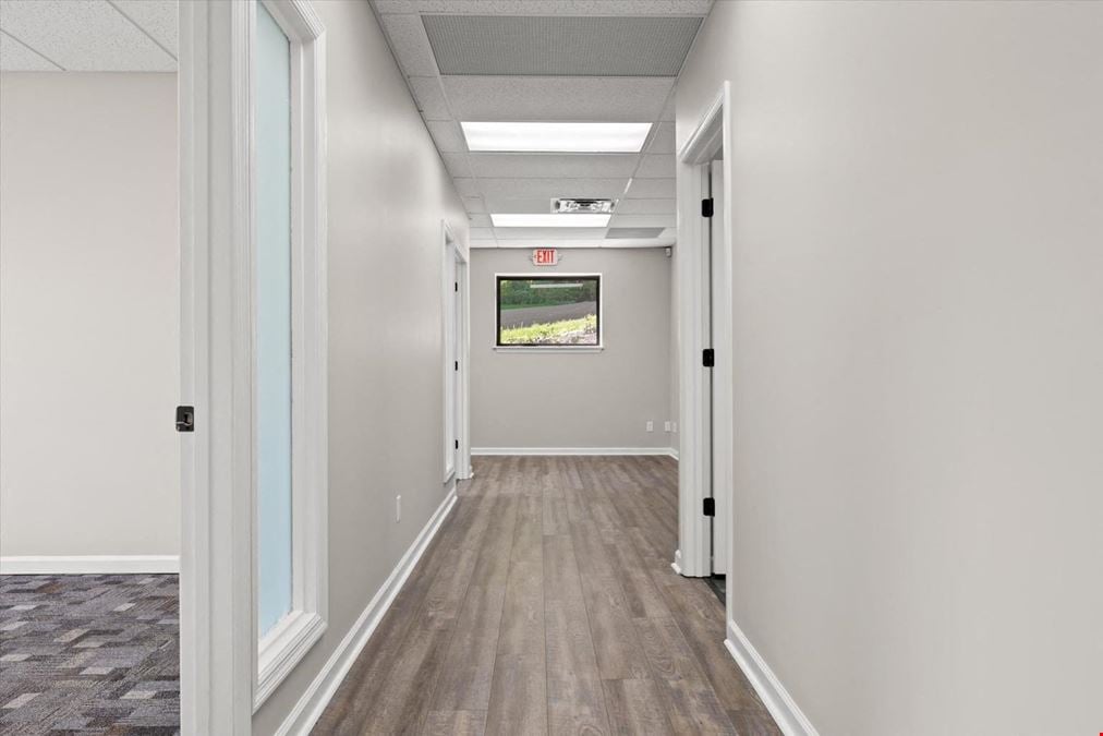 2 Executive Suites 