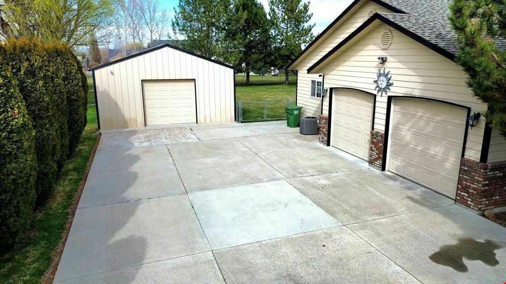 2082 NE 16th Ave