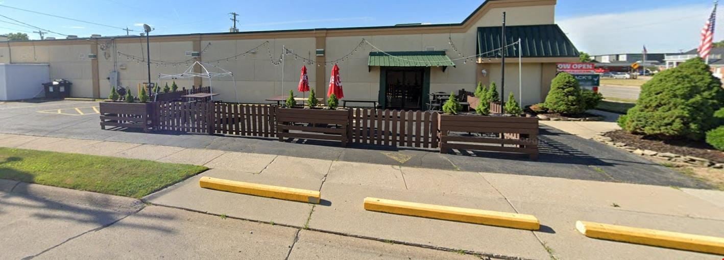 3807 Fort St (M-85), Restaurant with Outdoor Café