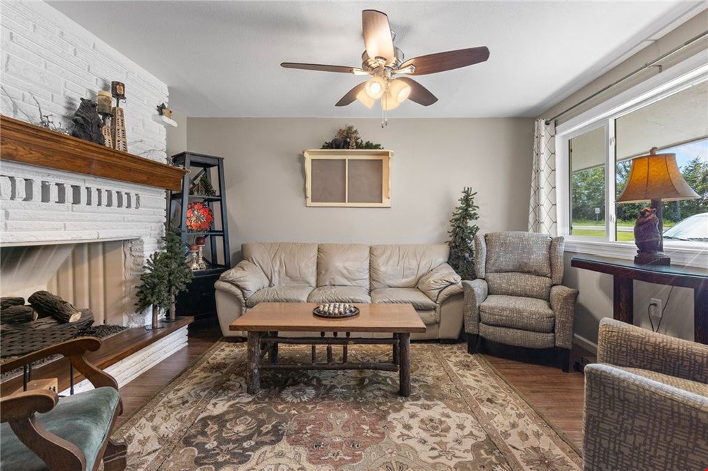 22244 N Highway 281