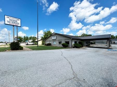Preview of commercial space at 1860 W Sunset Ave