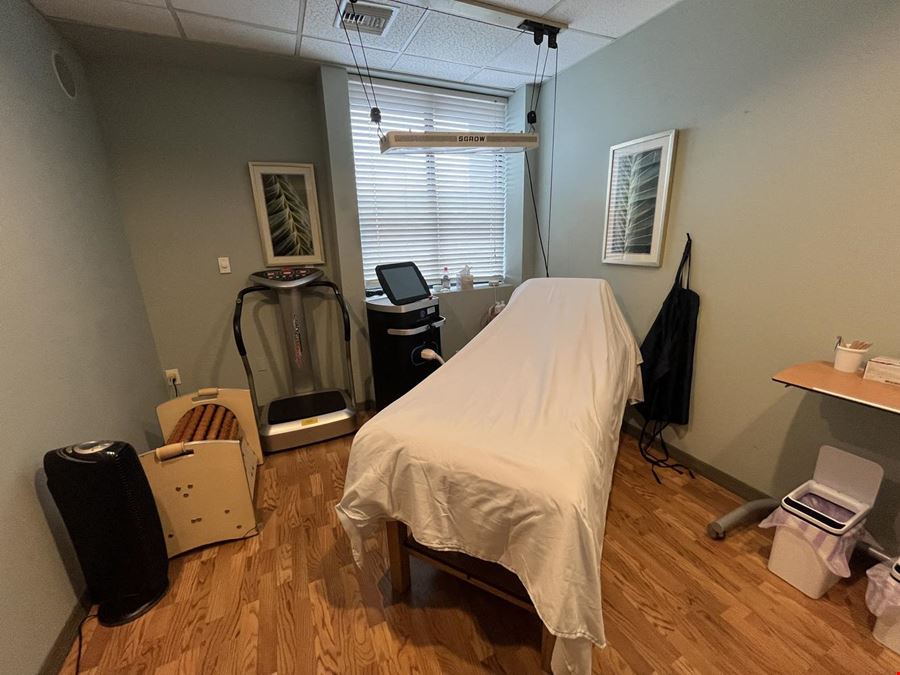 Top Floor Salon/Office Suites