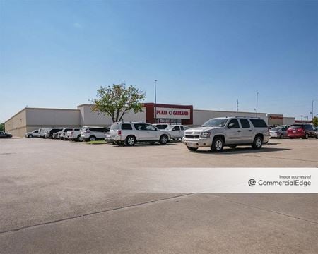 Preview of Retail space for Rent at 3161 Broadway Blvd