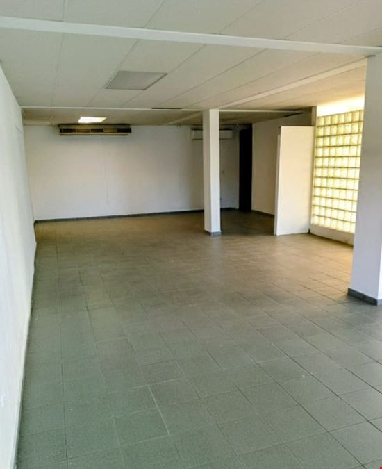Esquina Cesar Gonzalez