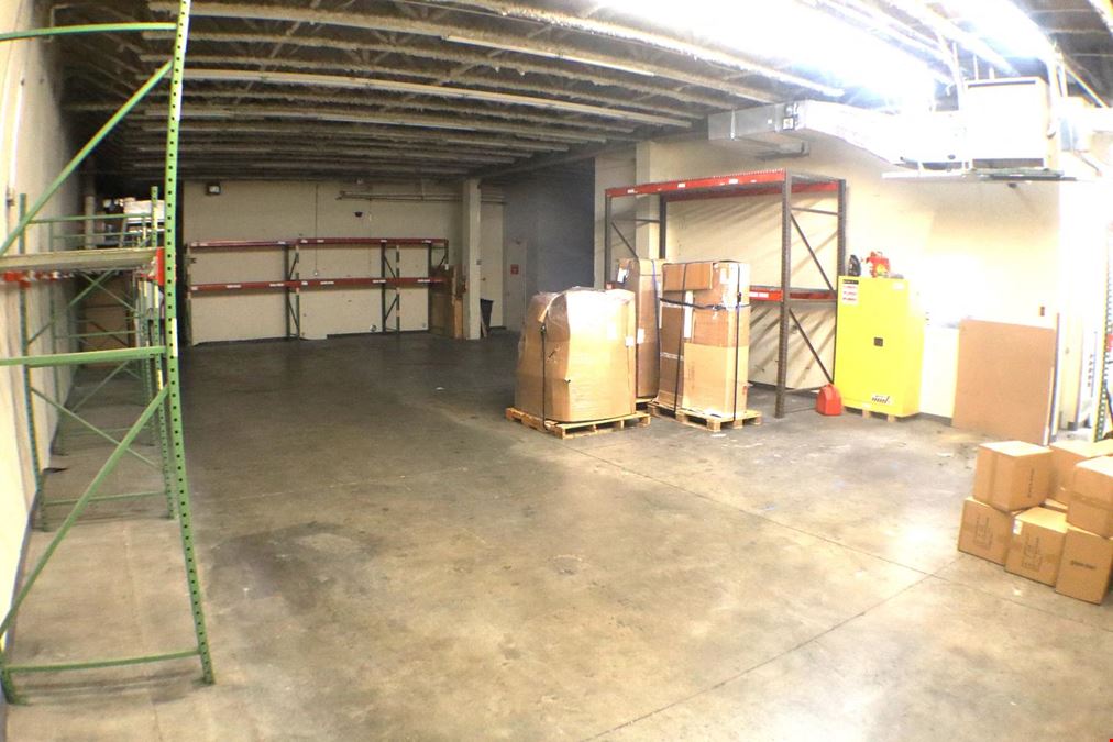 Warehouse 3,000 +/- SQFT