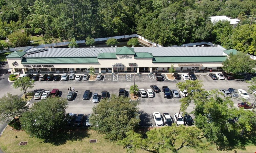 Hogan's Corner Shopping Center