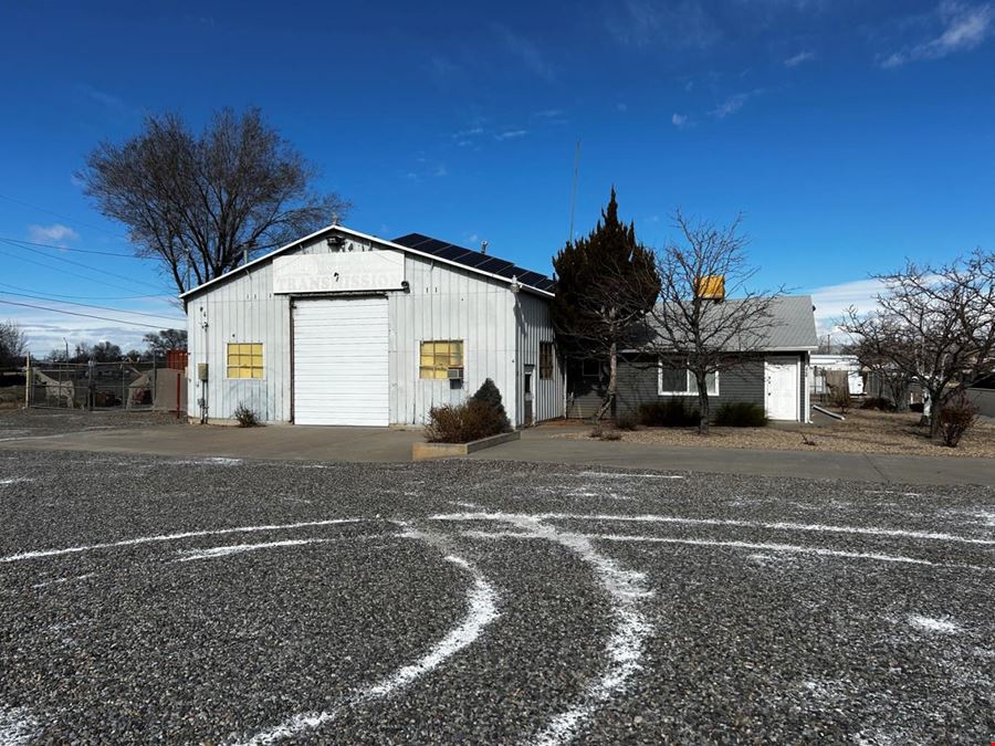 Commercial Shop Building with Good Exposure