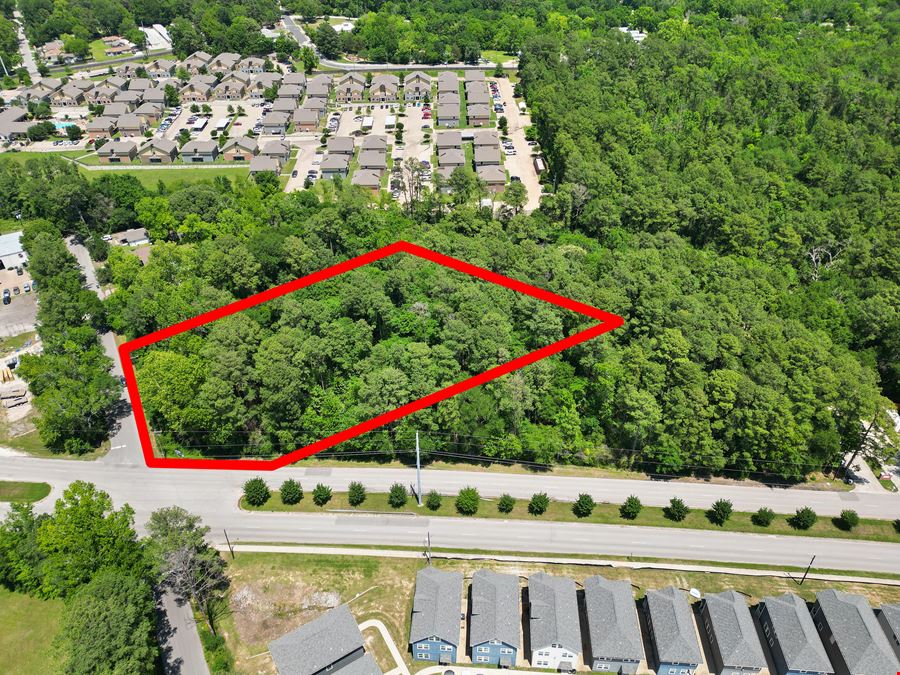 3.25 Acres of Unrestricted Land Near College Campus!